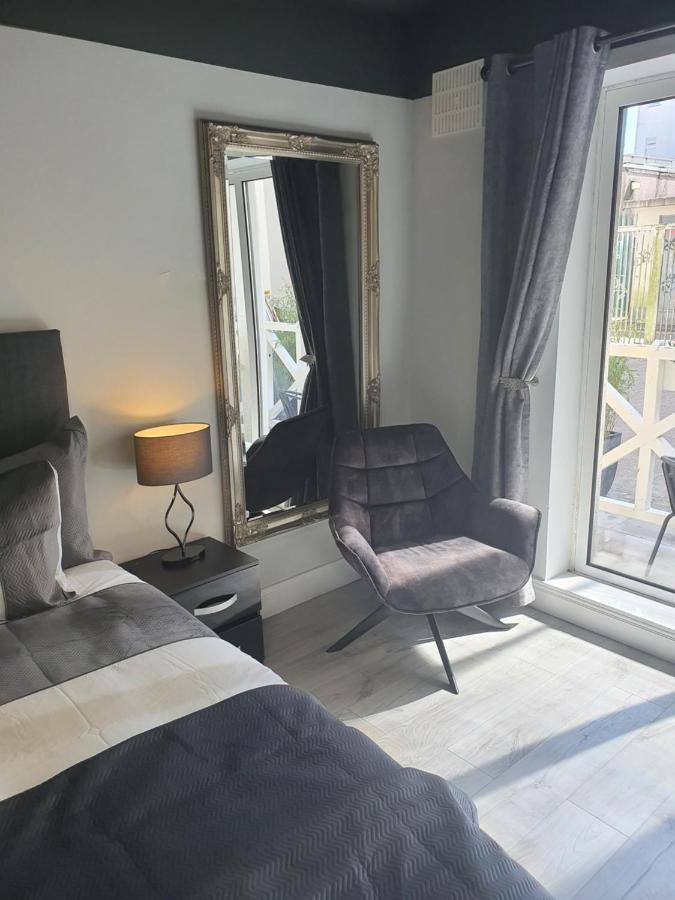 River View Apartment Suite Корк Экстерьер фото
