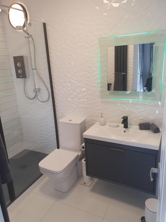 River View Apartment Suite Корк Экстерьер фото