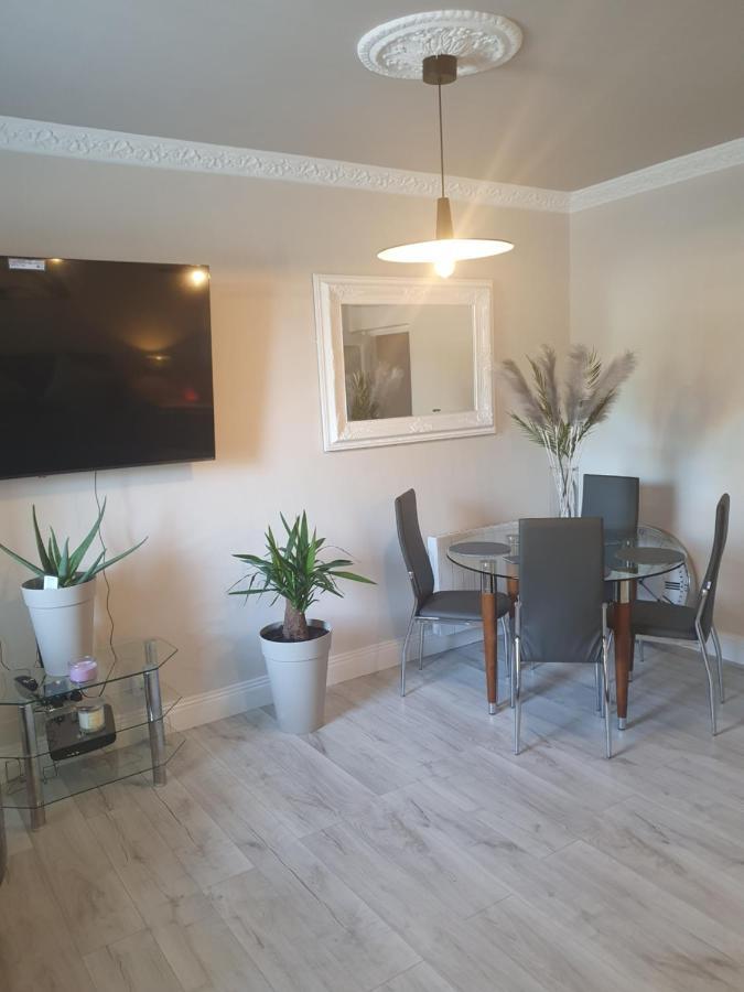 River View Apartment Suite Корк Экстерьер фото